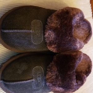 Ugg's Slippers